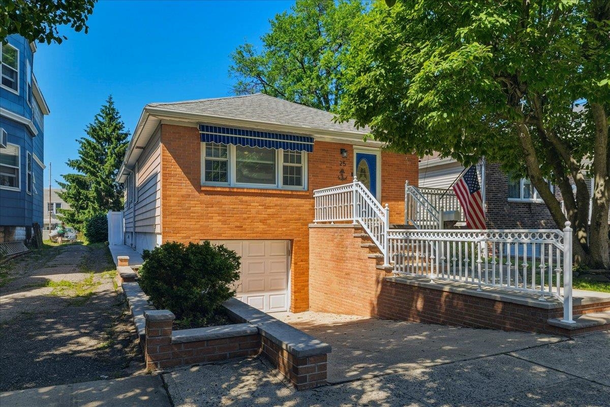 25-27 6th Street Bayonne NJ 07002