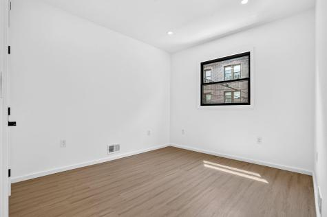 524 34th Street Union City NJ 07087