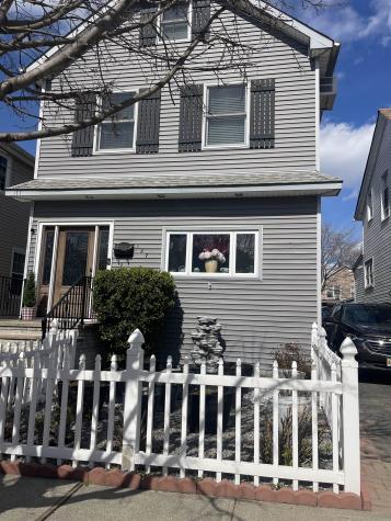 127 West 55th Street Bayonne NJ 07002-4914