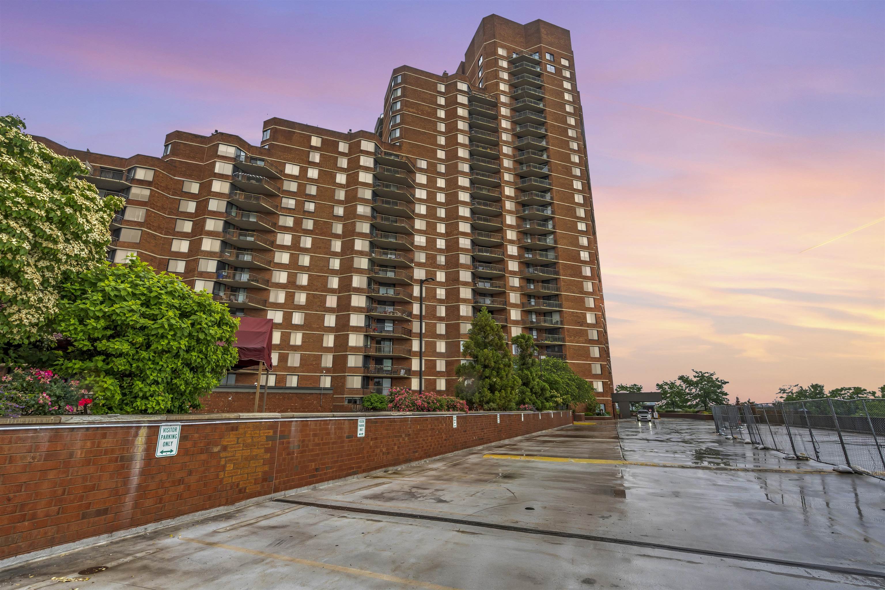 2508 Harmon Cove Tower Secaucus NJ 07094