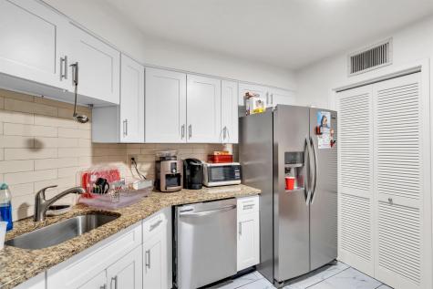 2508 Harmon Cove Tower Secaucus NJ 07094