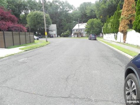 20 Seiler Court Little Ferry NJ 07643