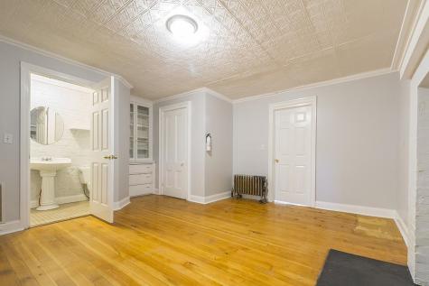132 Avenue C Bayonne NJ 07002