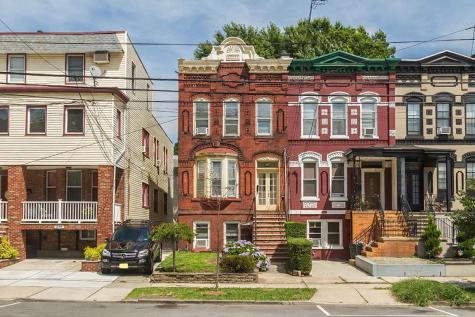 132 Avenue C Bayonne NJ 07002