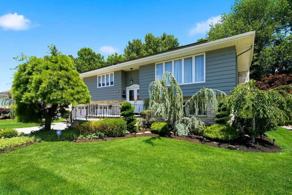 8 Mariani Drive Little Ferry NJ 07643