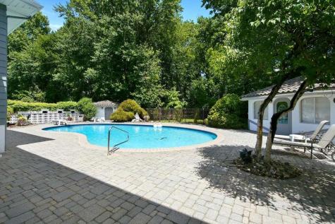 8 Mariani Drive Little Ferry NJ 07643