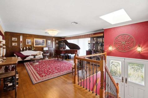 8 Mariani Drive Little Ferry NJ 07643