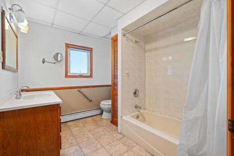 526 Avenue E Bayonne NJ 07002