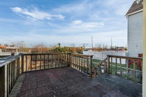 526 Avenue E Bayonne NJ 07002
