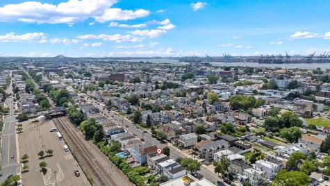 526 Avenue E Bayonne NJ 07002