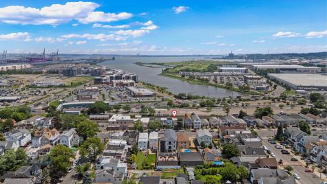 526 Avenue E Bayonne NJ 07002