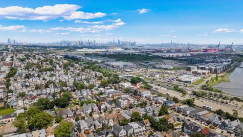 526 Avenue E Bayonne NJ 07002