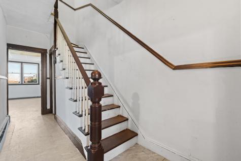 526 Avenue E Bayonne NJ 07002