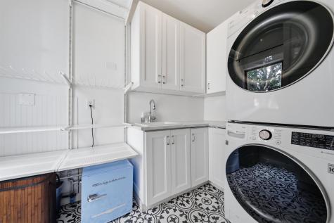 22 Laidlaw Avenue Jersey City NJ 07306