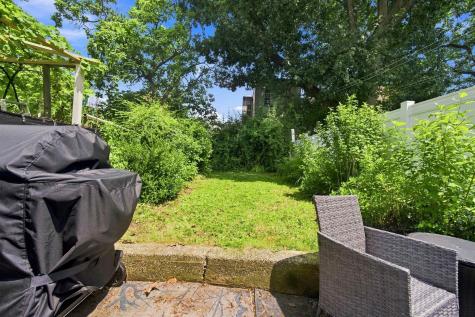 22 Laidlaw Avenue Jersey City NJ 07306