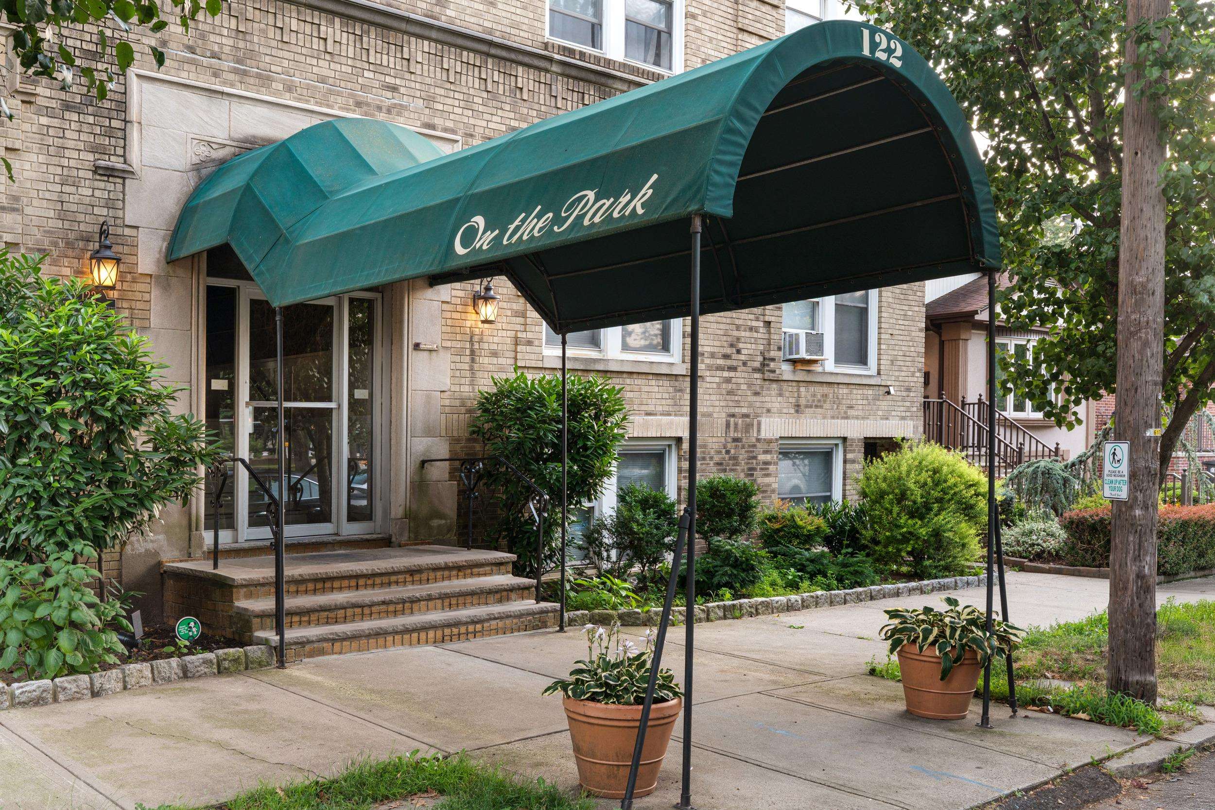 122 West 39th Street Bayonne NJ 07002