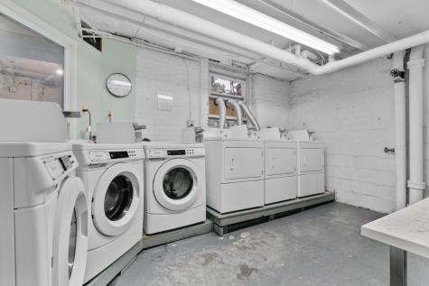 122 West 39th Street Bayonne NJ 07002