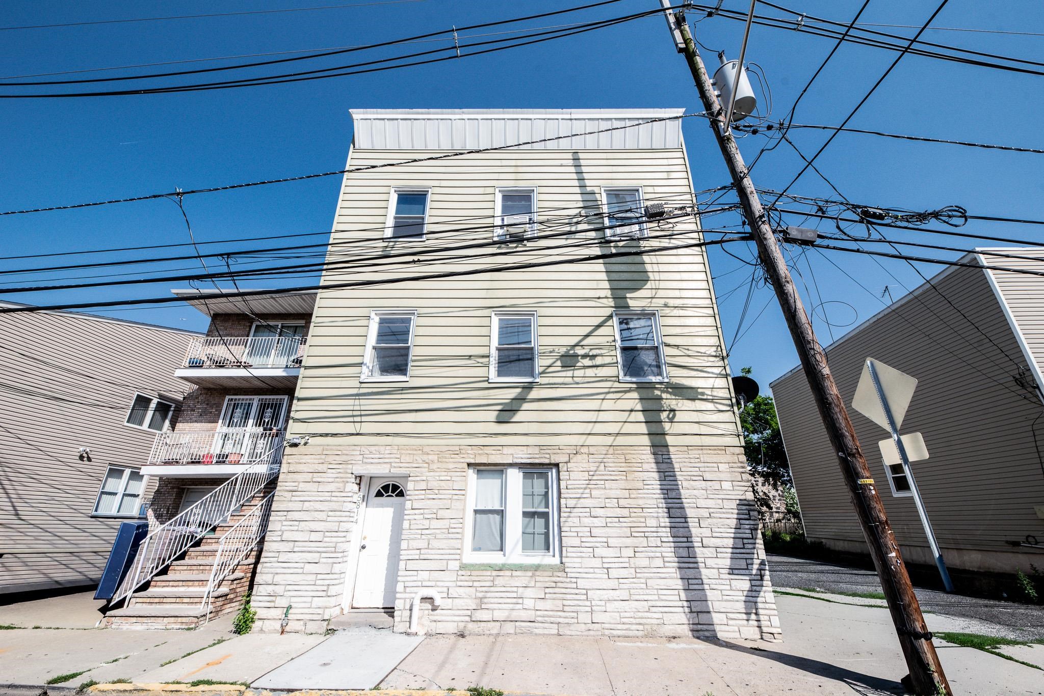 5814 Newkirk Avenue North Bergen NJ 07047