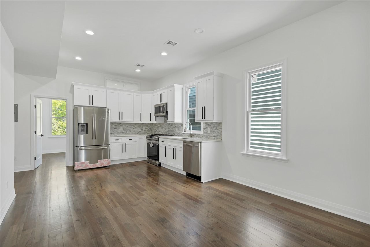 208 Shippen Street Weehawken NJ 07086