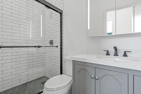 208 Shippen Street Weehawken NJ 07086
