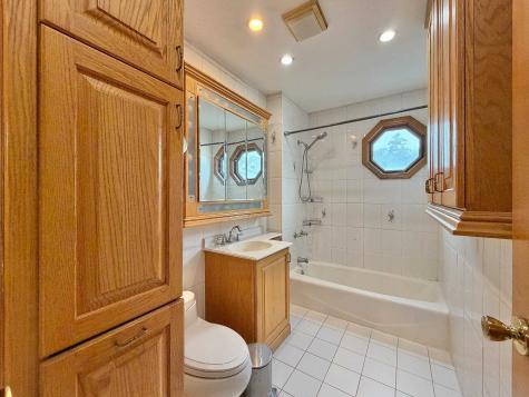 9 Elna Court Bayonne NJ 07002