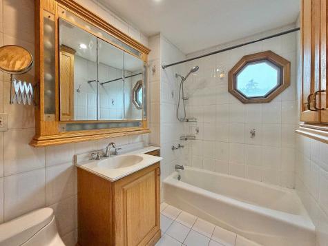 9 Elna Court Bayonne NJ 07002