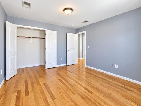328 John Street East Newark NJ 07029