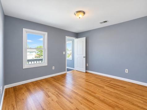 328 John Street East Newark NJ 07029