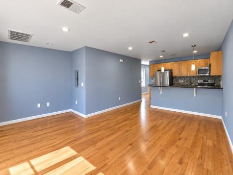 328 John Street East Newark NJ 07029