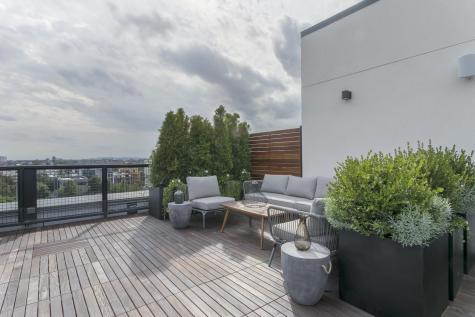 372 9th Street Jersey City NJ 07302