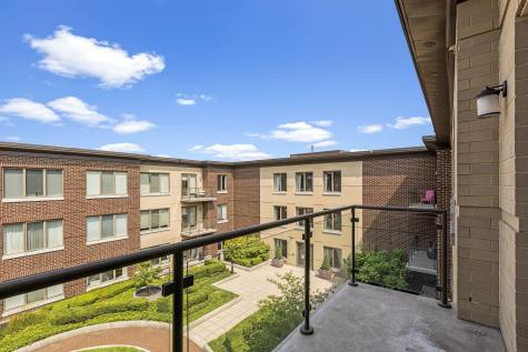 250 Henley Place Weehawken NJ 07086