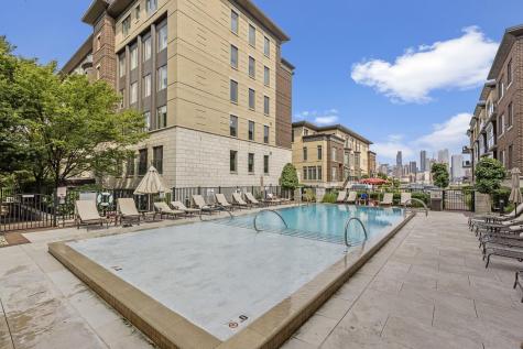 250 Henley Place Weehawken NJ 07086