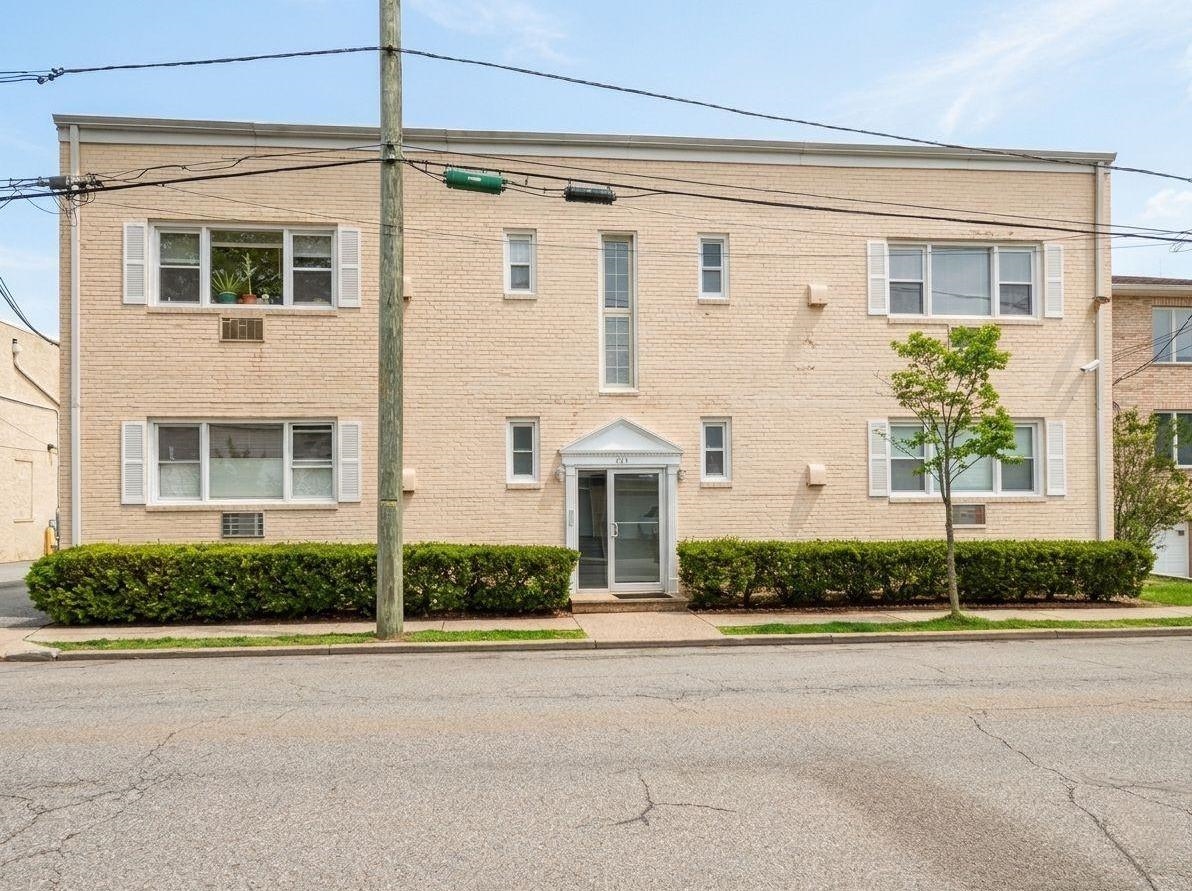 325 1st Street Carlstadt NJ 07072