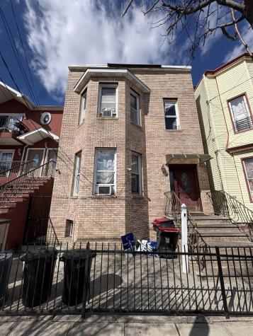 1811 Summit Avenue Union City NJ 07087
