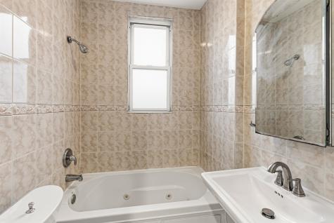 320 Clarendon Street Secaucus NJ 07094