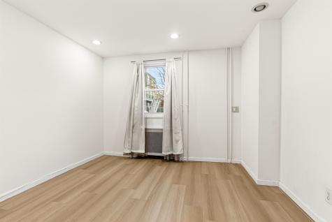 320 Clarendon Street Secaucus NJ 07094