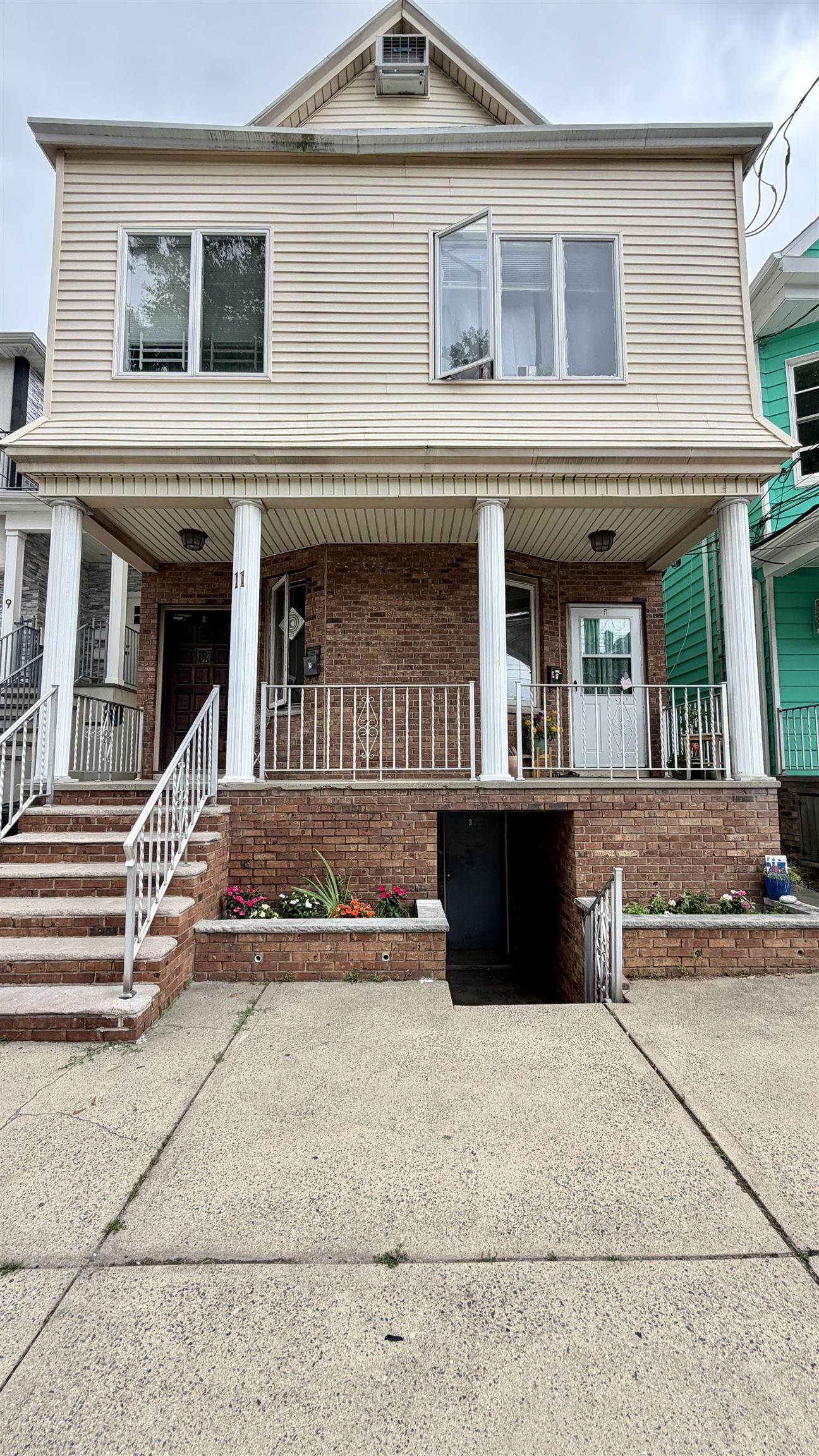 11 East 37th Street Bayonne NJ 07002