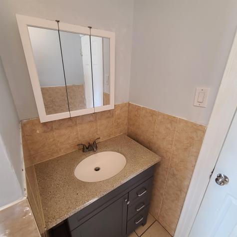 6806 Broadway Guttenberg NJ 07093