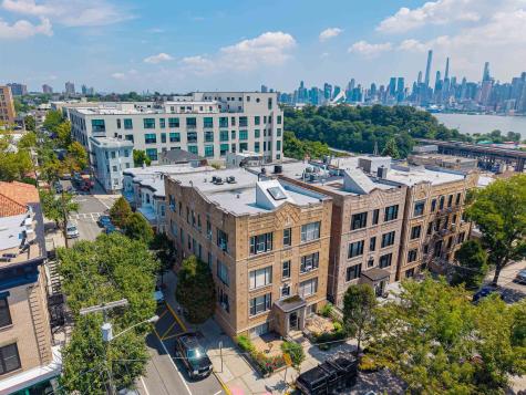 18 Oak Street Weehawken NJ 07086