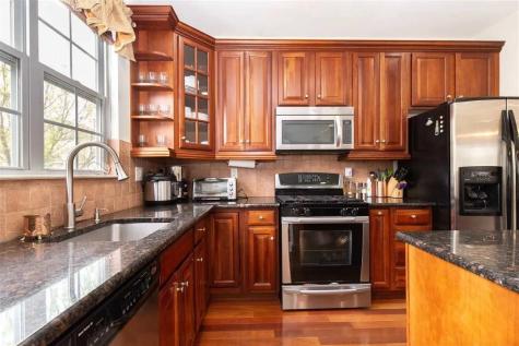 40 Mallard Place Secaucus NJ 07094