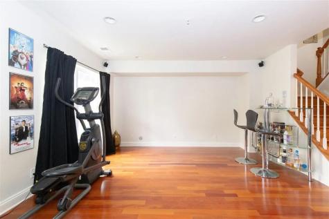 40 Mallard Place Secaucus NJ 07094
