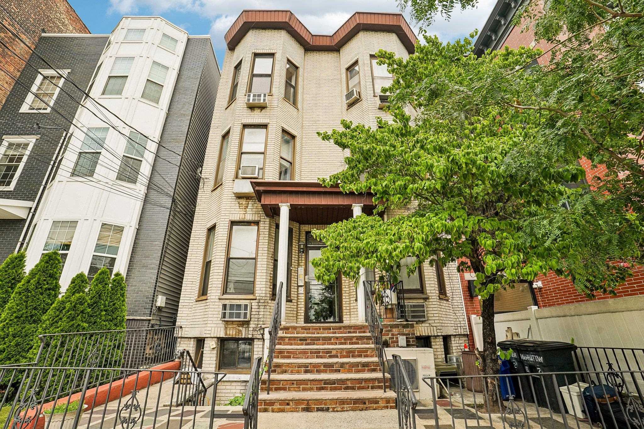82 Manhattan Avenue Jersey City NJ 07307