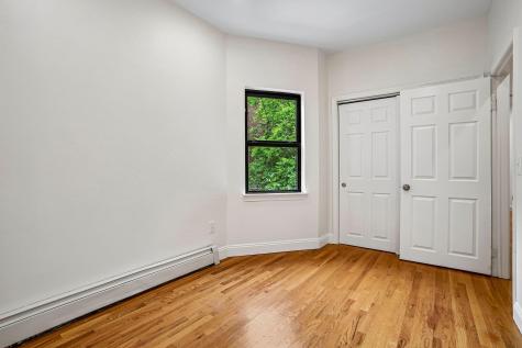 82 Manhattan Avenue Jersey City NJ 07307