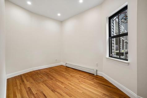 82 Manhattan Avenue Jersey City NJ 07307