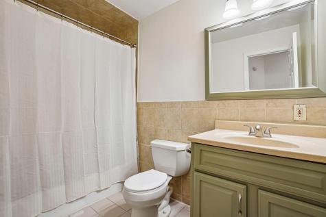 82 Manhattan Avenue Jersey City NJ 07307