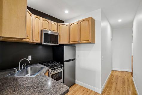 82 Manhattan Avenue Jersey City NJ 07307