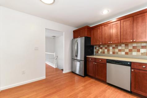 19 Cottonwood Street Jersey City NJ 07305