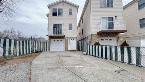 30 Elm Court Bayonne NJ 07002