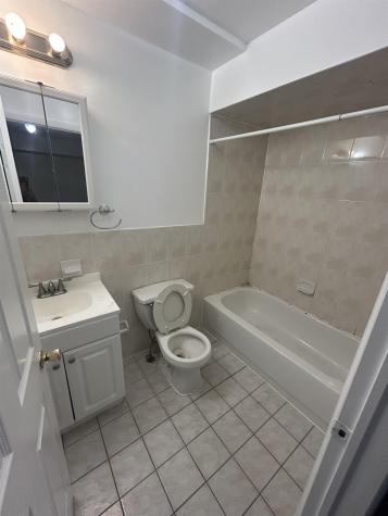 30 Elm Court Bayonne NJ 07002