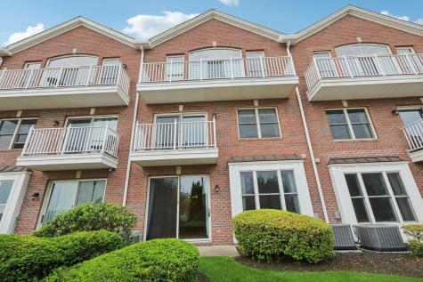 66 Lydia Drive Guttenberg NJ 07093